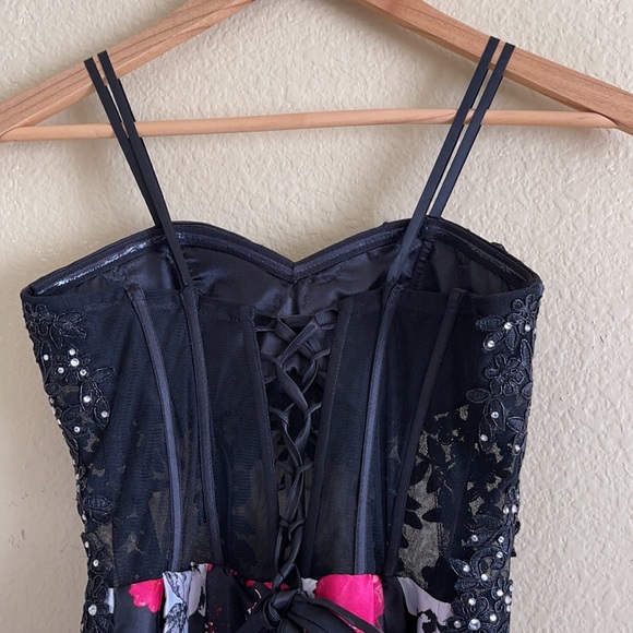 Blondie Nites by Stacy Sklar Prom Dress Size 1 - Picture 8 of 17